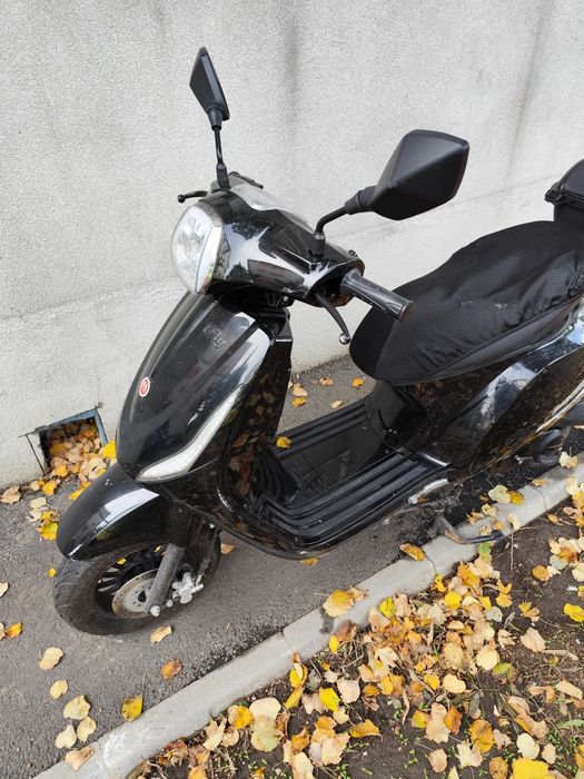 Scuter motor benzina, 49cc, model Barceloneta