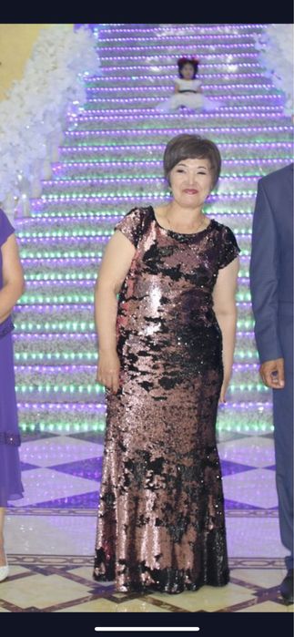 Платье абсолютно новая купила сама за 50 000 тг продам за 20000