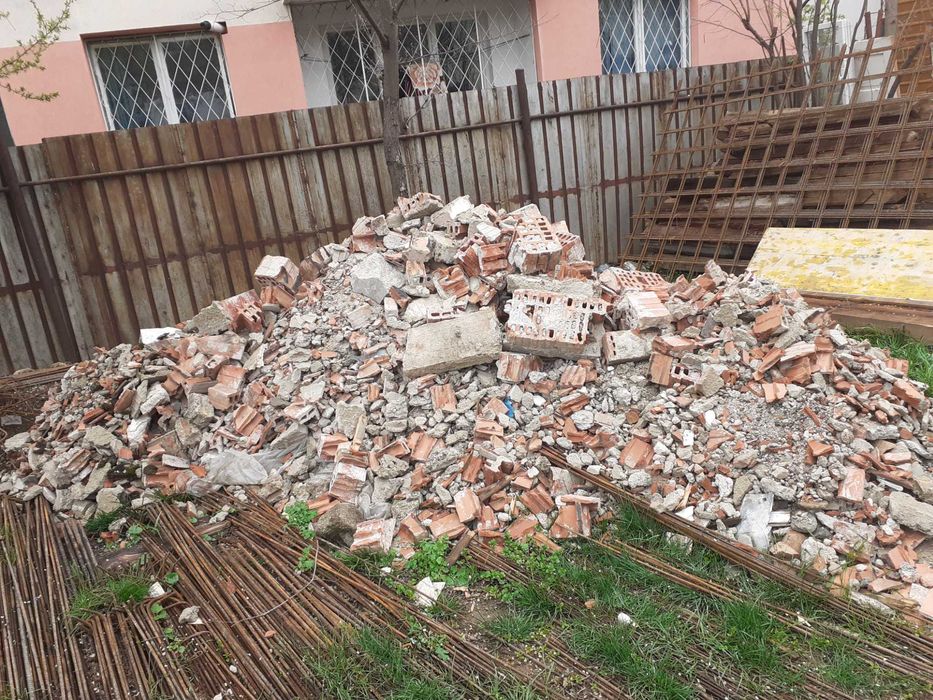 Donez pamant de umplutura