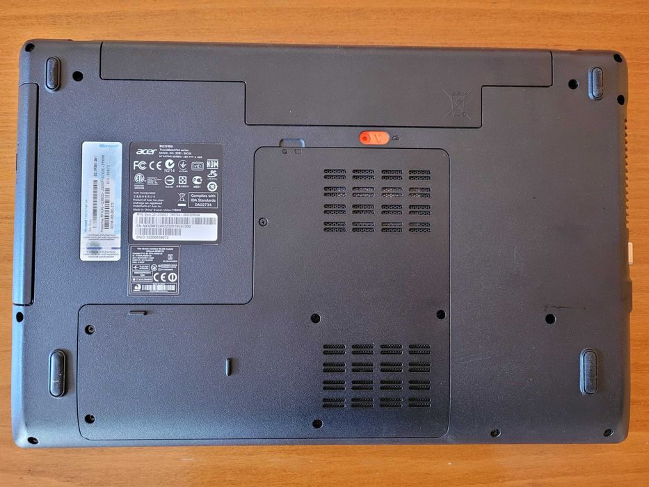 Laptop Acer TravelMate 5744, i3-380m, 8GB RAM, 320GB HDD, Windows 11