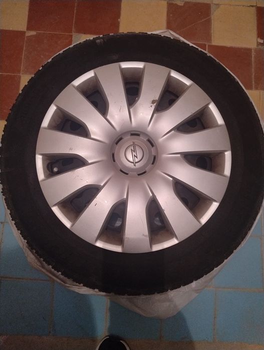 2 janta de tabla cu anvelope de iarna Michelin