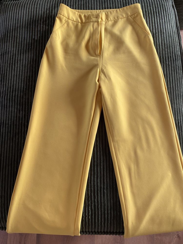 Pantaloni deosebiti, XS