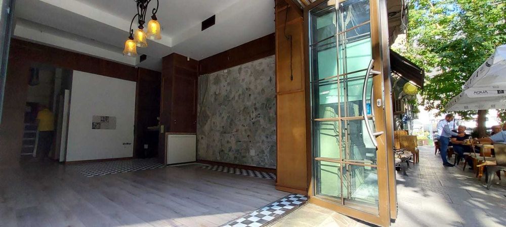 Ateneul Român - Spațiu comercial ultracentral 35+15 mp