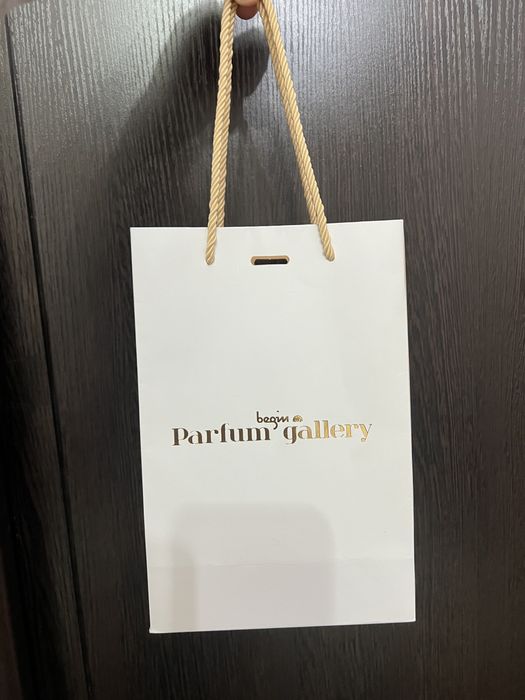 100% ортгинал новый отдам за 120$ 60мл парфюм