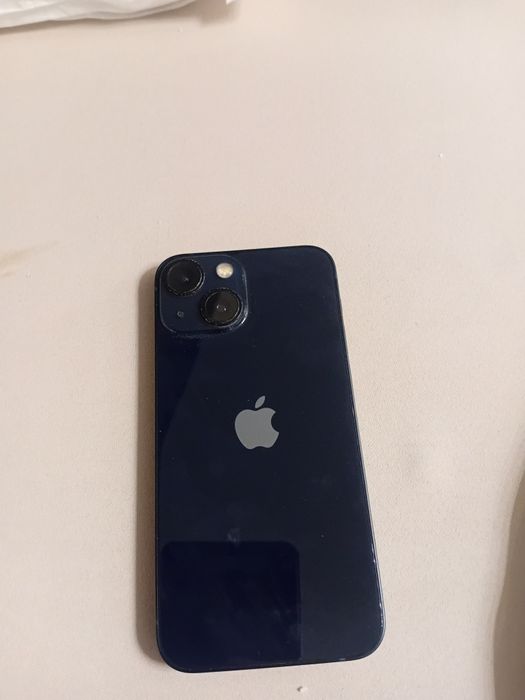 Vand sau schimb: iPhone 13 mini impecabil!