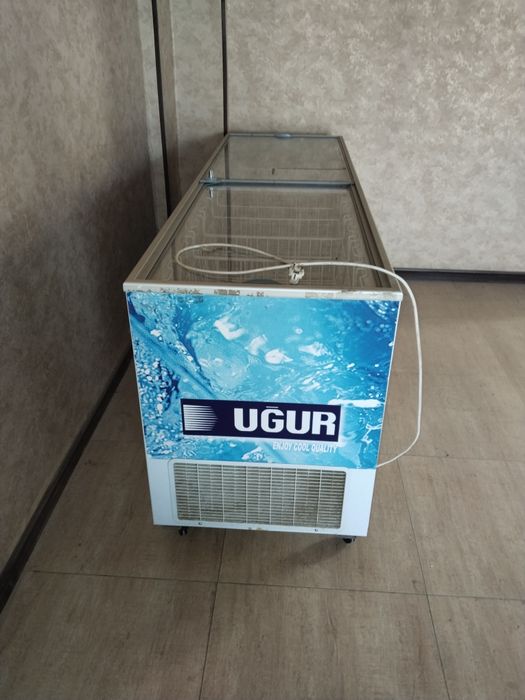 Морозильник сотаман 3-4 ой ишлатилаган.факат мороженое куйилган.