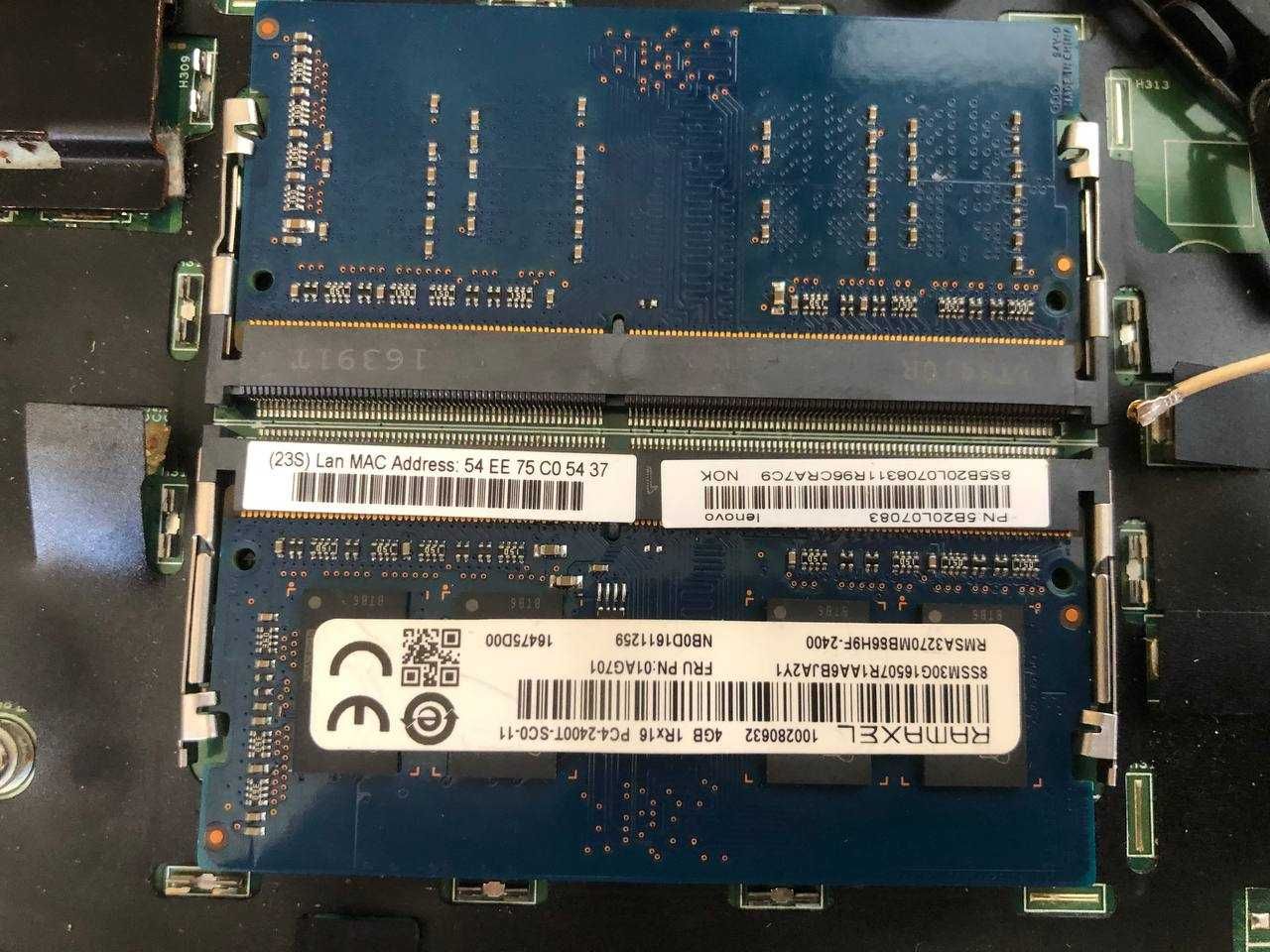 Lenovo IdeaPad i3 15.6"/8GB/SSD 128GB + зарядно (за части, неработещ)