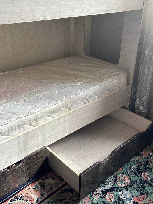 СРОЧНО продаются двухяростные кровати