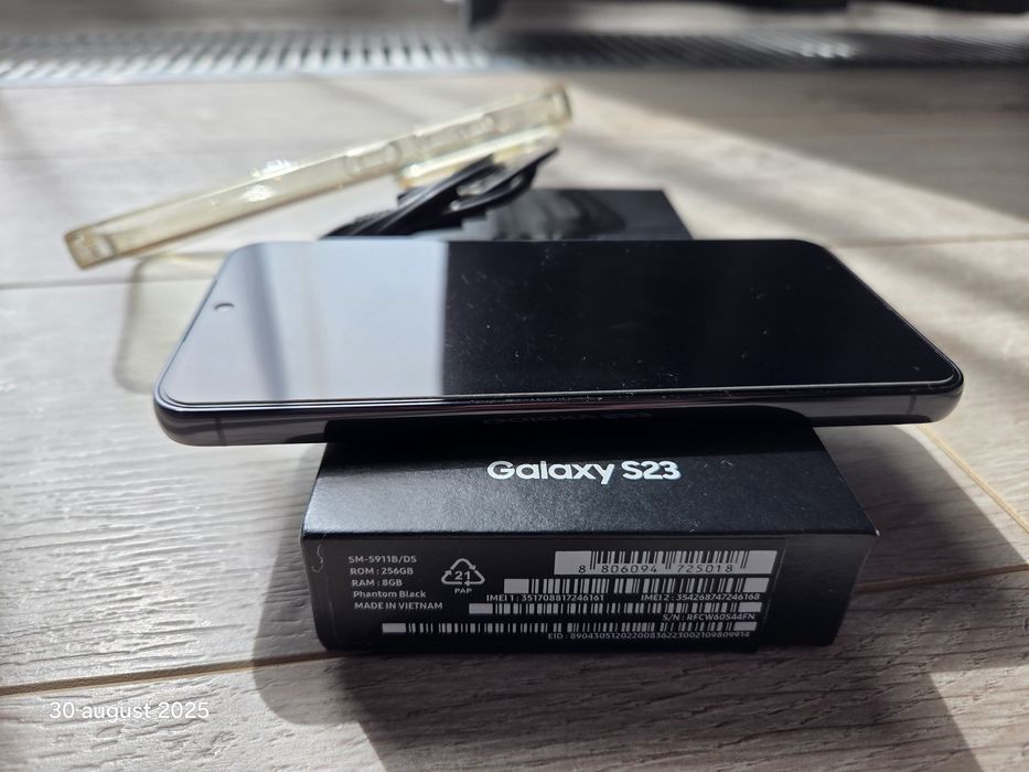 Telefon mobil Samsung Galaxy S23, Dual SIM, 8GB RAM, 256GB, 5G,