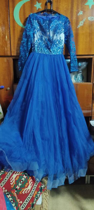 Продам вечерние платья