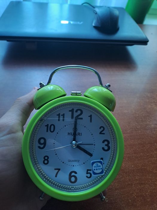 Настольный мини будильник новый.