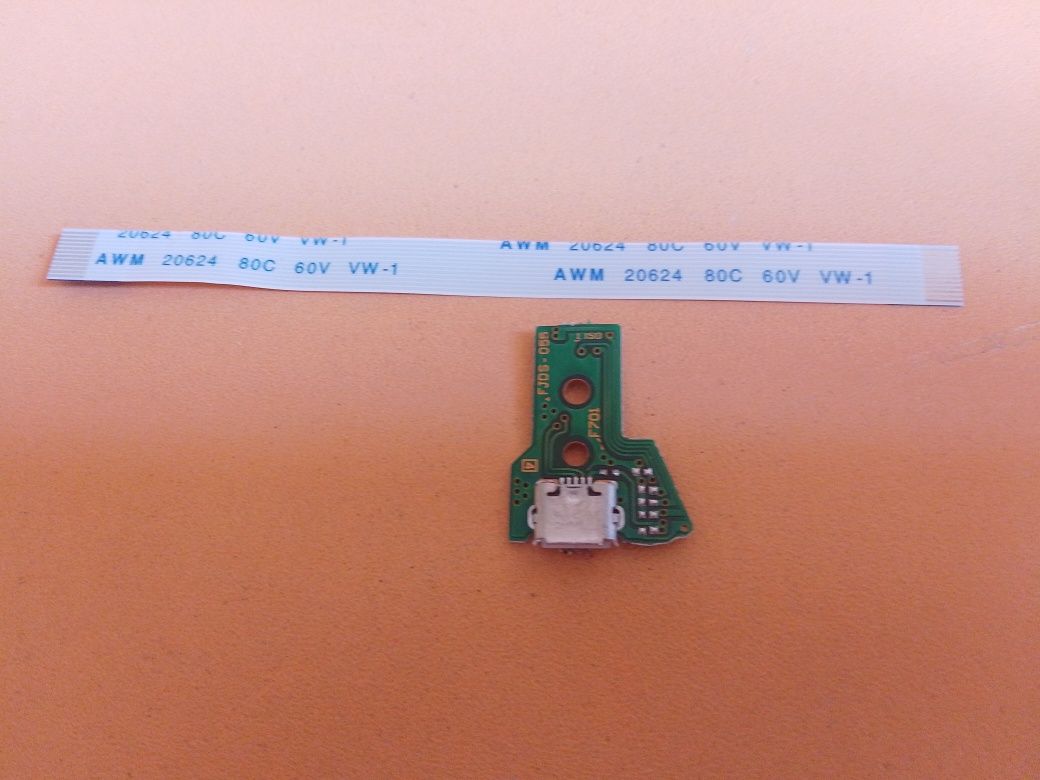 Зареждащ модул за Sony PS4 JDS-055 handle charging board micro usb,