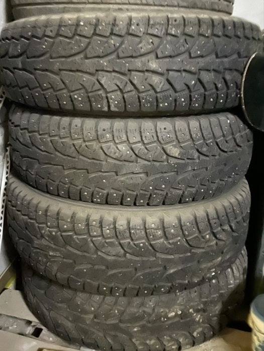Продам шины otico 225/65R17 один сизон котался.
