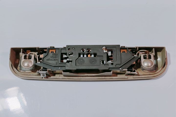 Plafoniera  lampa plafon 8E0947111A Audi A4 B7 seria