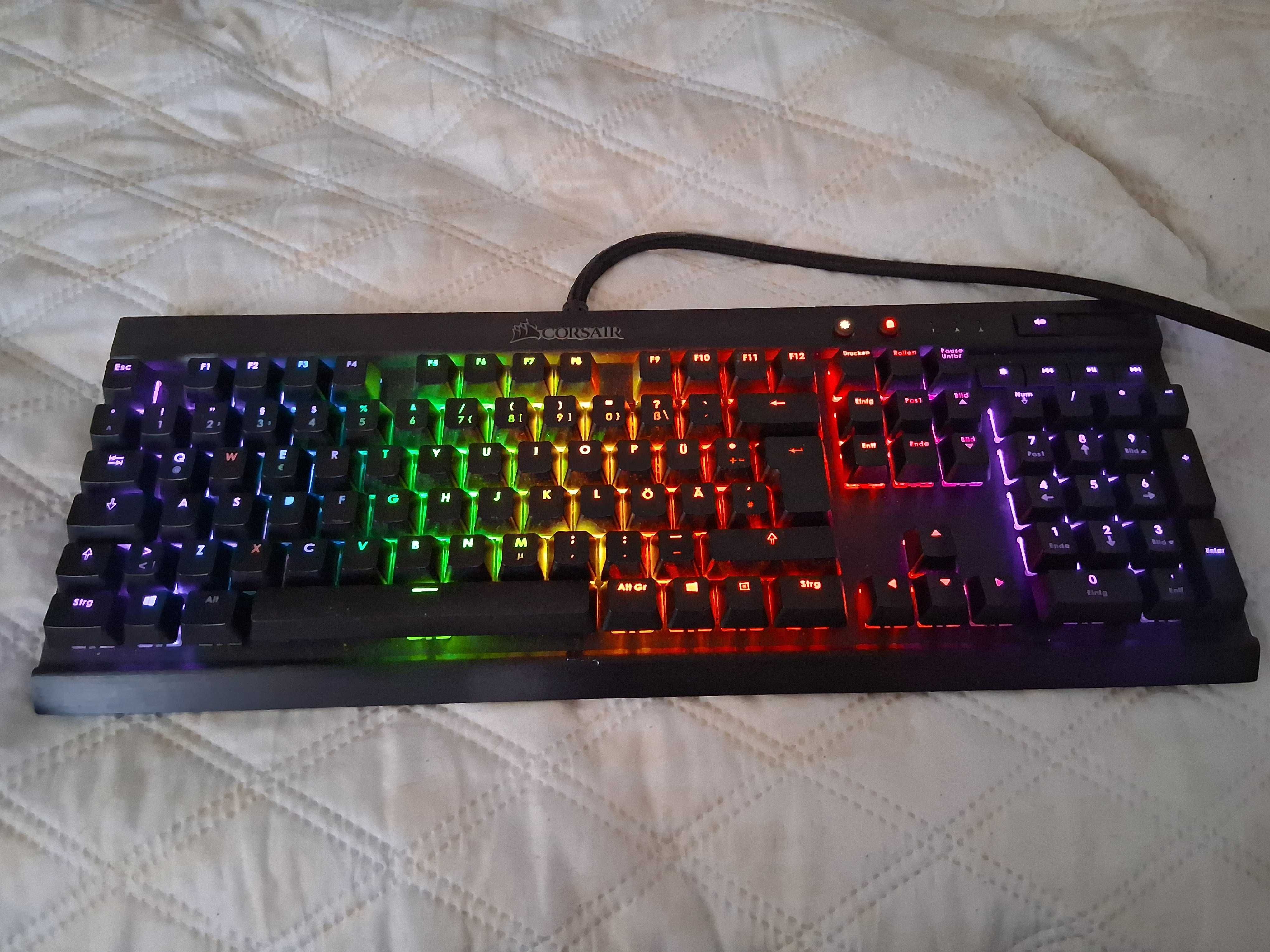Клавиатура Corsair K70 RGB