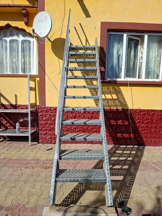 Confectionam scarii metalice zincate exterioare și pentru incendii , p