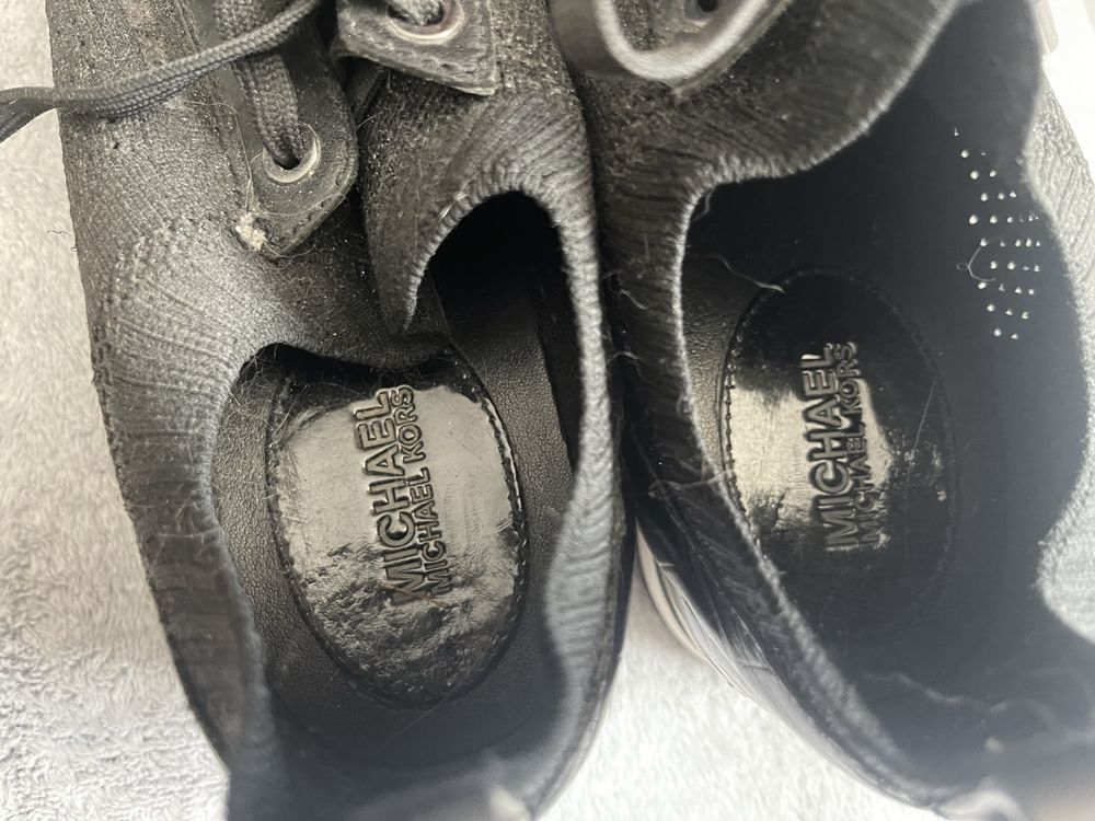 Продавам маратонки Max Mara 37 размер
