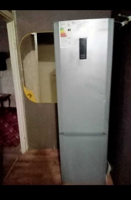 Продам холодильник на запчасти