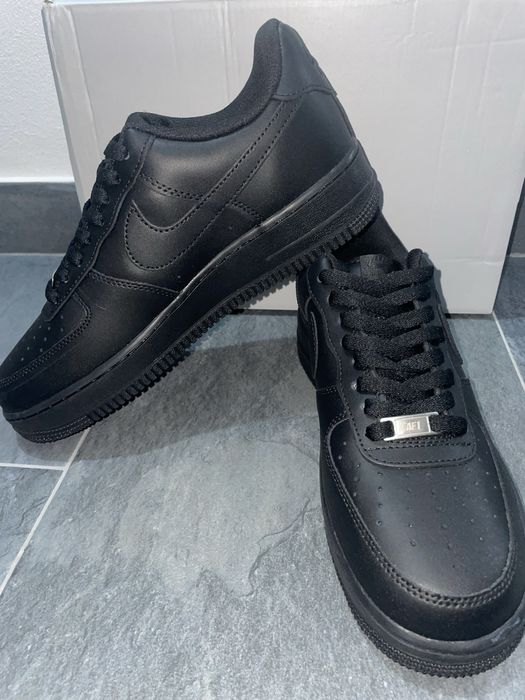Adidasi Nike Air Force 1-noi