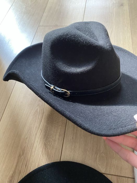 3 шапки за 12лв (2черни и 1 бяла)