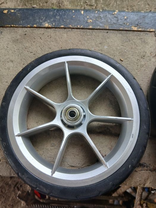 Vând roti pentru trotinete