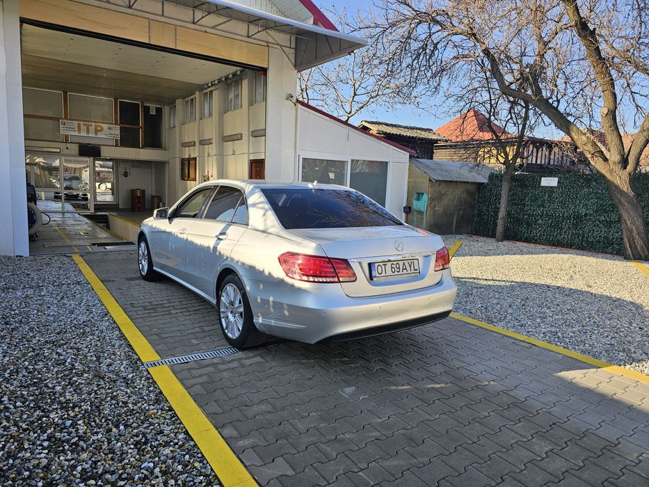Mercedes Benz E250 204cp Elegance