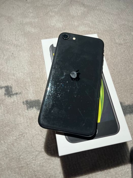 iPhone SE 2020 б/у