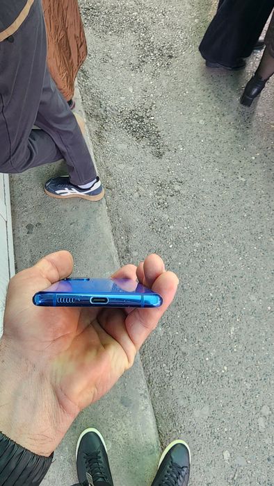 Samsung galaxy S20 plus 12/256