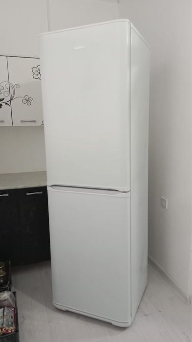 Холодильник двухкамерный Бирюса