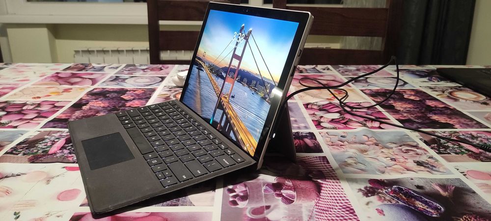 Microsoft surface 4