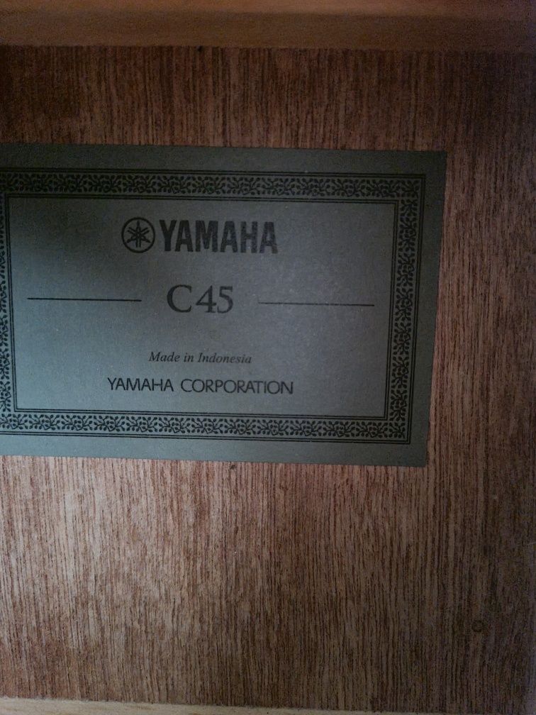 Продаётся гитара  YMAHA C45