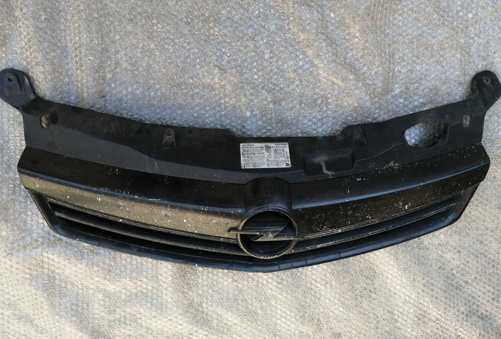 grila radiator Opel Astra H facelift 300 lei