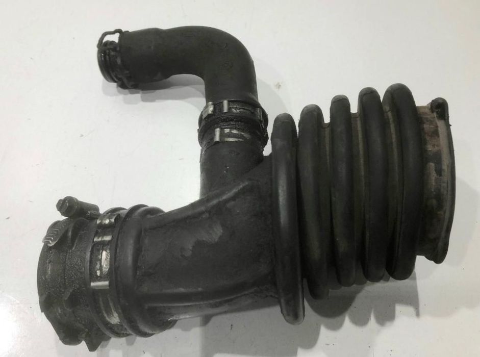 Furtun admisie aer 72100865 01 Ford Focus 2 [facelift] [2008 - 2011]