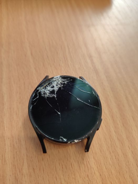 Продам Samsung galaxy watch 4 40mm часы работаю на запчасти