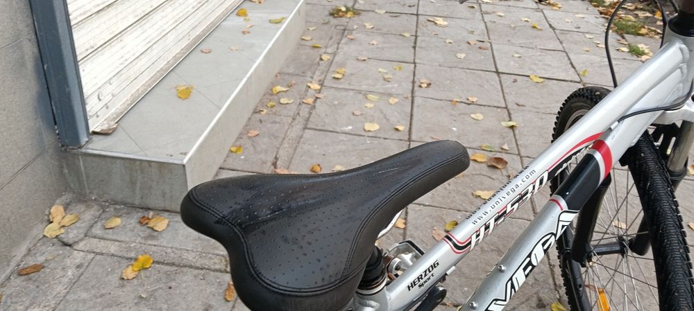 Продавам немски алуминиев велосипед 26 цола,40 см