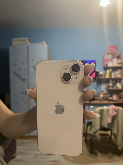 Продавам айфон 13