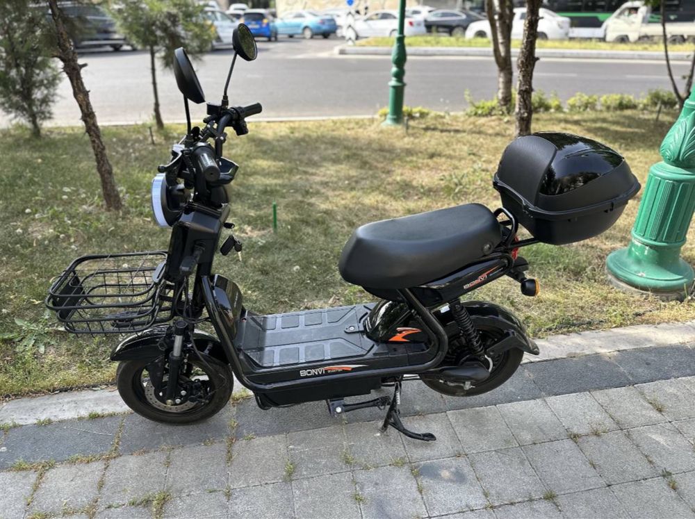 Elektroniy skuter
