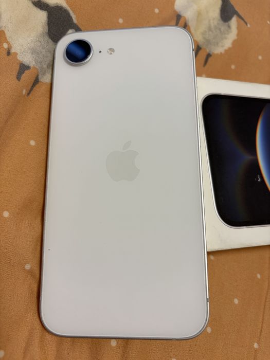 iPhone 16e 512gb 100% baterie