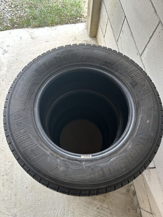 Vand 2 seturi cauciucuri 235/65/r16 C