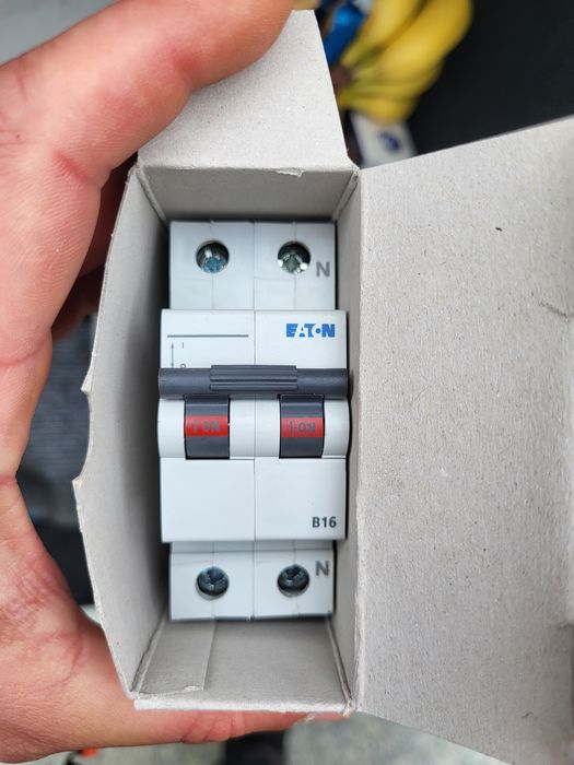 Siguranțe automate diferențiale și MCB-uri