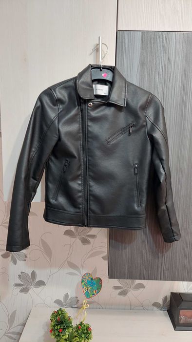 Vand geaca pentru baieti