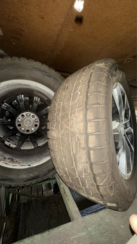 4бр джанти със зимни гуми TOKOHAMA  275/55/19
