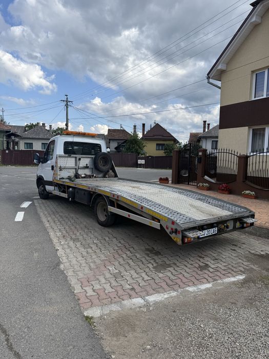 Autoplatforma iveco 35C15; 5.2m; 2014; perne; A/C