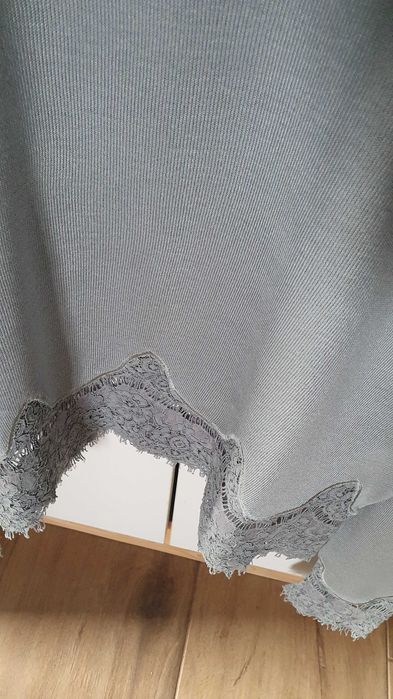 Bluza H&M cu broderie M