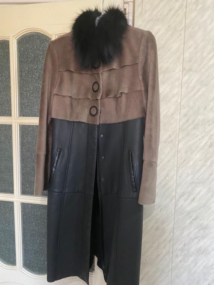 Продам женскую дубленку , куртку б/у в отличном состоянии