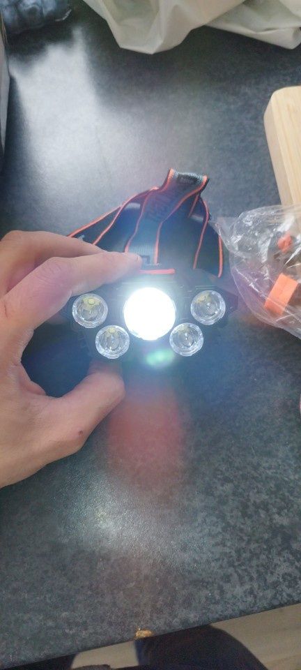 LED фенер челник с 5 led светлини презареждаема вградена батерия спорт