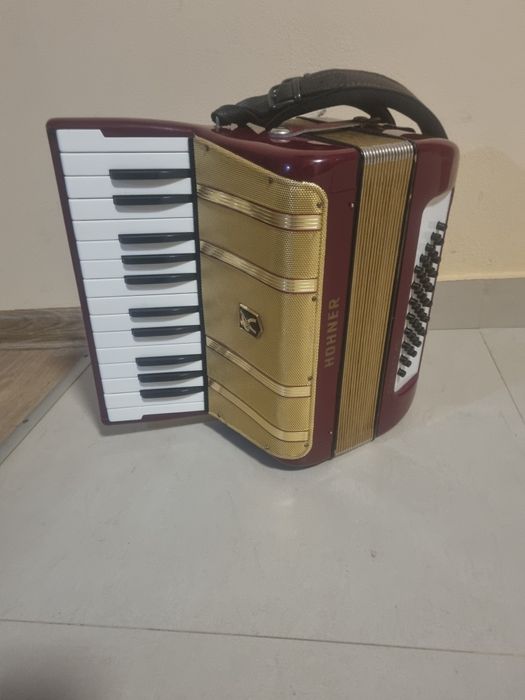 Acordeon mic Hohner