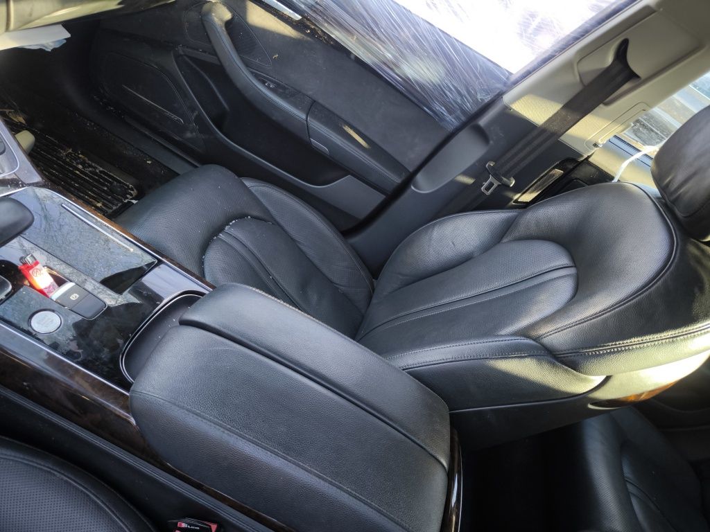 Кожен салон Audi A8 D4 Matrix