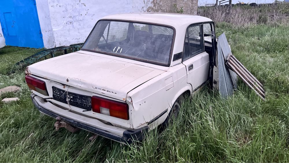 Продам Ваз 2107 по запчастям разобран