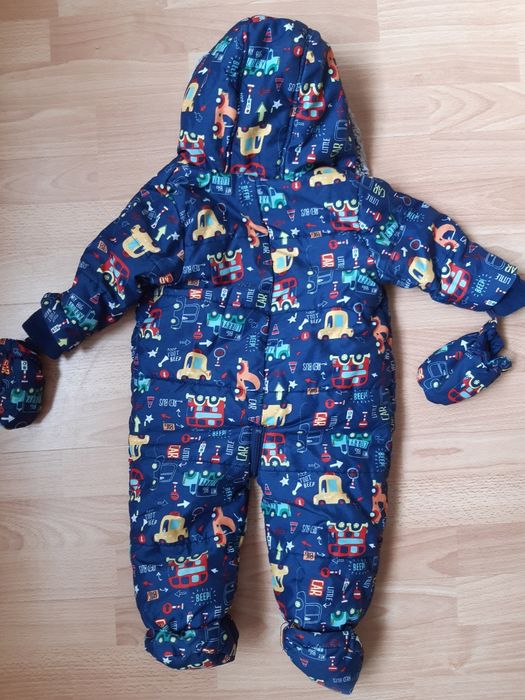 Космонавт George, размер 6-9 месеца с подарък шапки